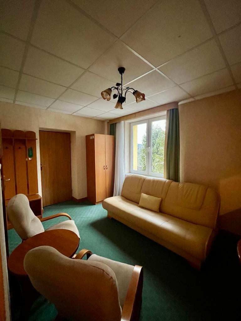 Pensjonat Henryk Krynica-Zdrój Exteriör bild