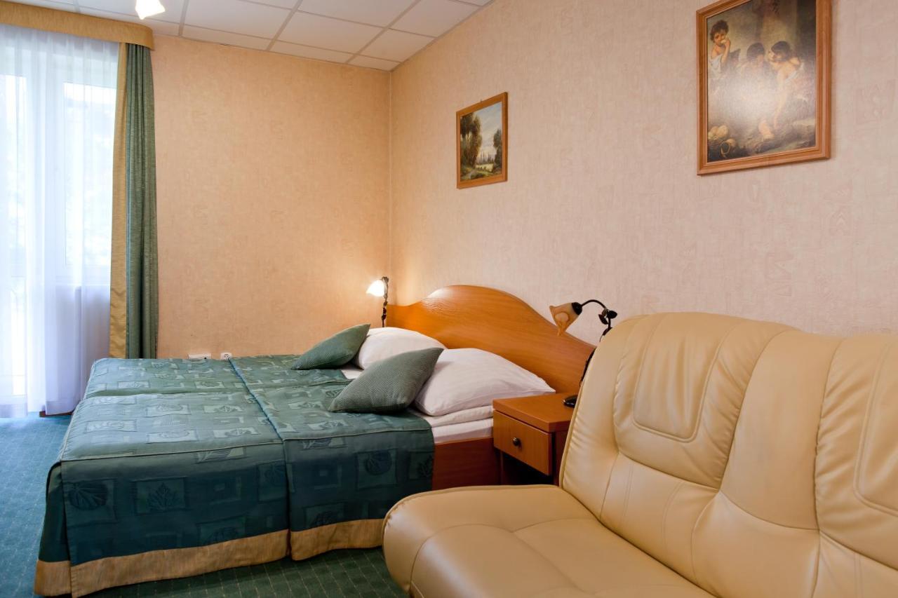 Pensjonat Henryk Krynica-Zdrój Exteriör bild