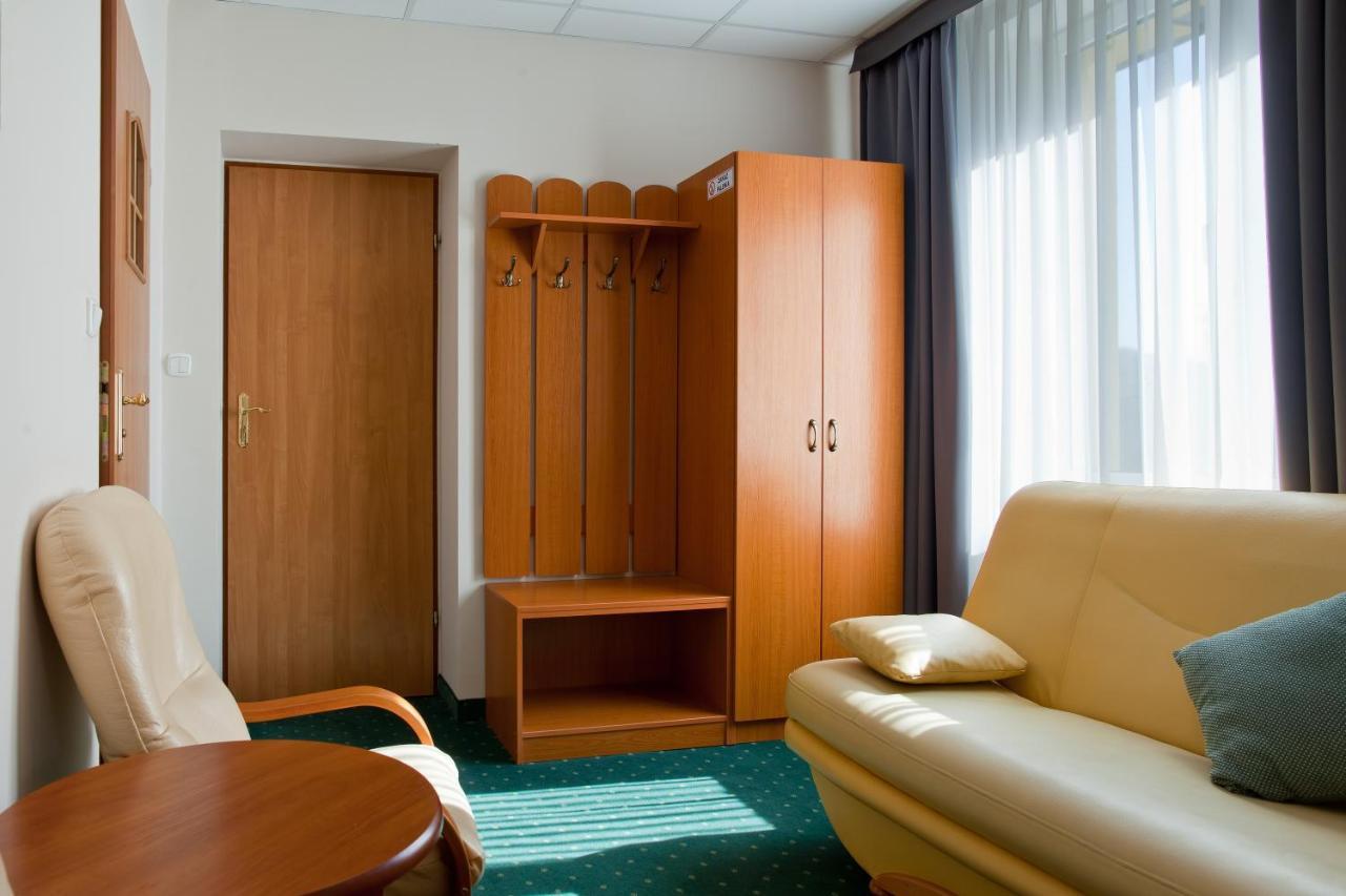 Pensjonat Henryk Krynica-Zdrój Exteriör bild